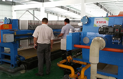 污泥壓濾機(jī)在清洗時(shí)需要注意的事項(xiàng)有哪些？