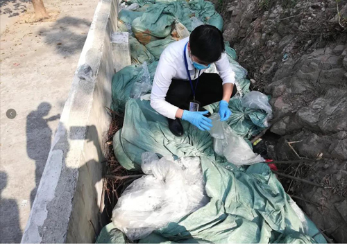 9.94噸危險(xiǎn)廢棄物! 東莞?jìng)善埔黄鹂珂?zhèn)非法傾倒案