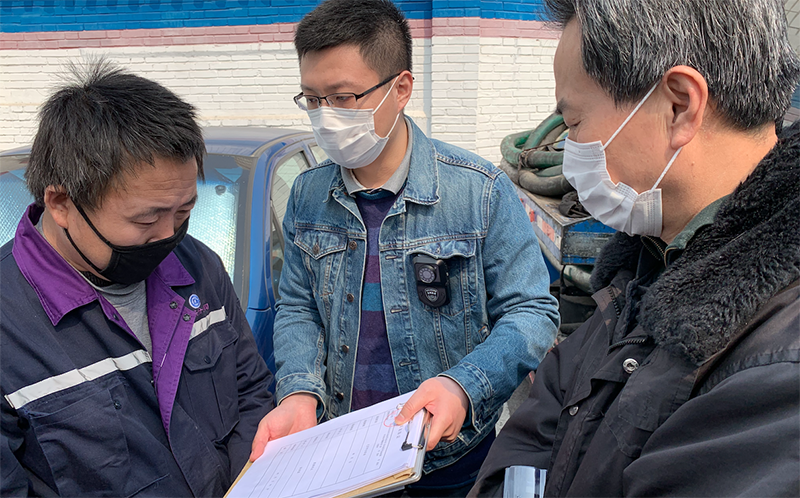 垃圾車雨夜偷排污水受查處,賠5萬罰10萬