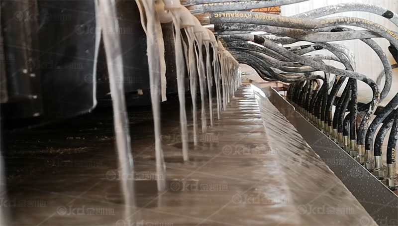 污水變清水,循環(huán)使用,節(jié)約水資源成本,保護(hù)環(huán)境,達(dá)到環(huán)保要求。